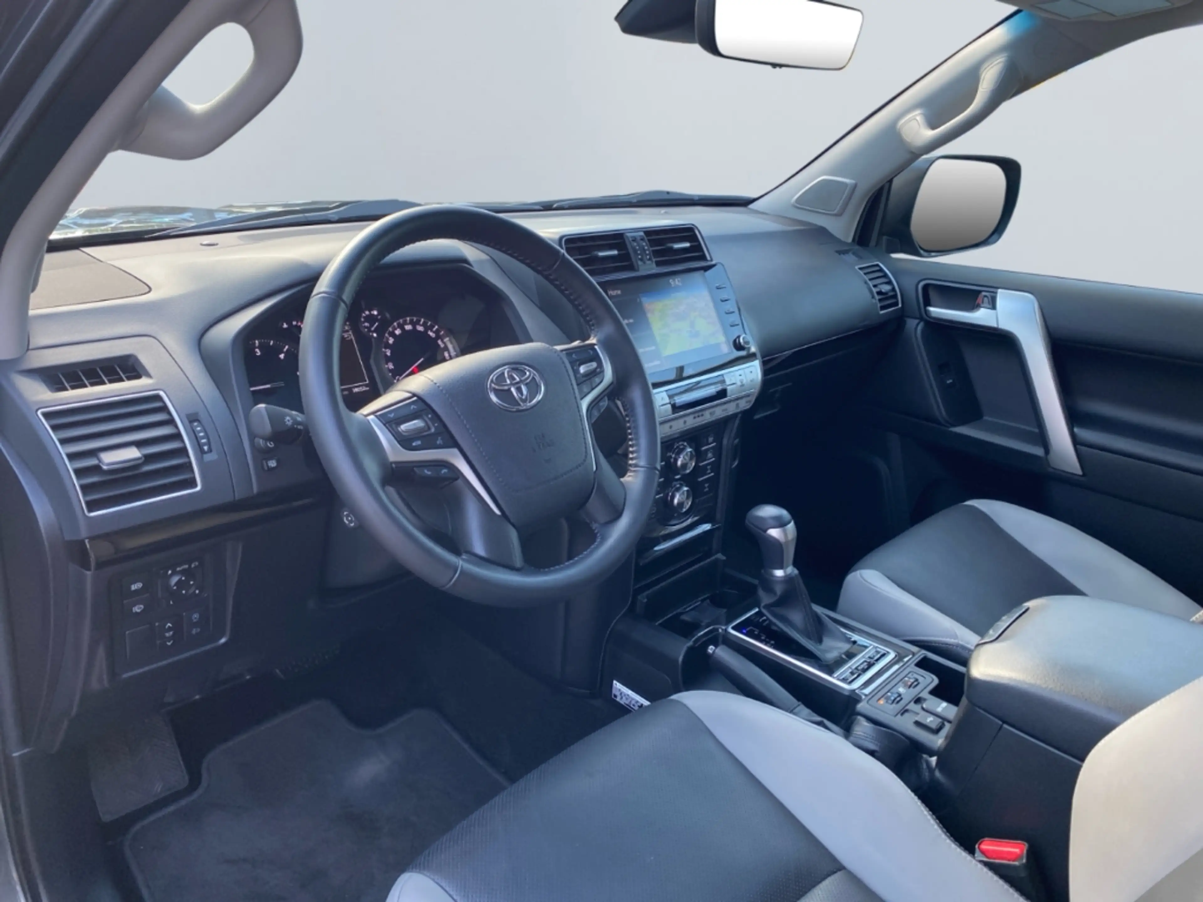Toyota Land Cruiser 2.8 TEC-Edition 4x4 — photo 9