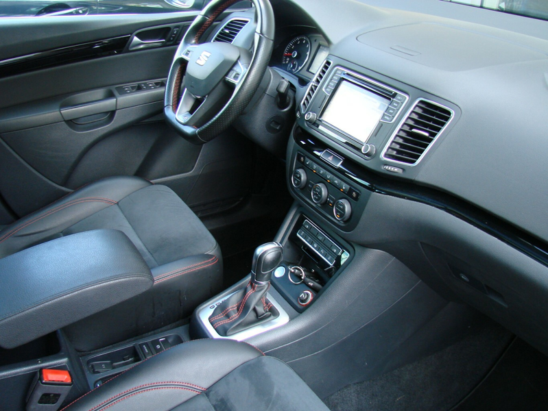 SEAT Alhambra 2.0TSi FR-Line DSG Pano Xenon Kamera — photo 14