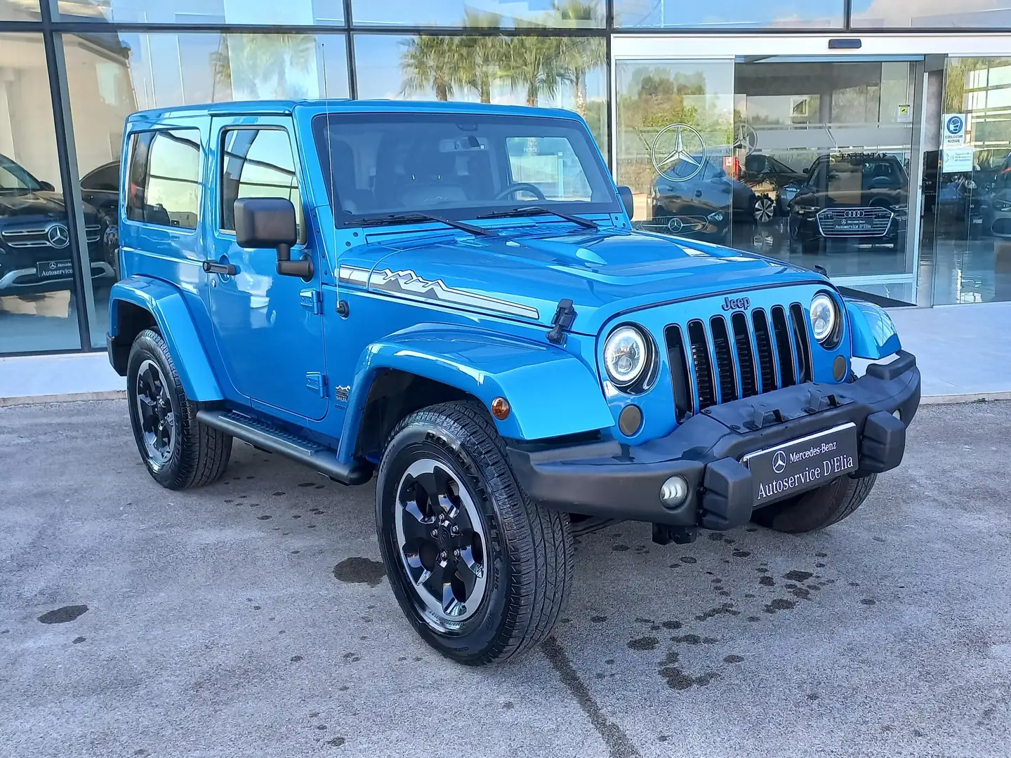 Jeep Wrangler III  2.8 crd Sahara auto E5+  Allestim. POLAR Azul - 1