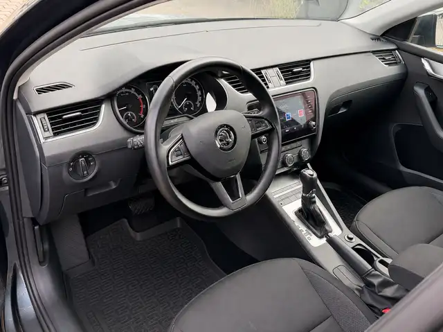 Skoda Octavia view 9
