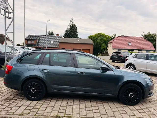 Skoda Octavia view 7