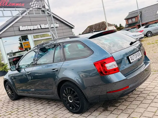 Skoda Octavia view 5