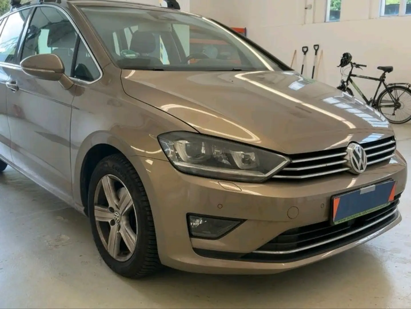 Volkswagen Golf Sportsvan VII Highline BMT/Start-Stopp Gold - 2