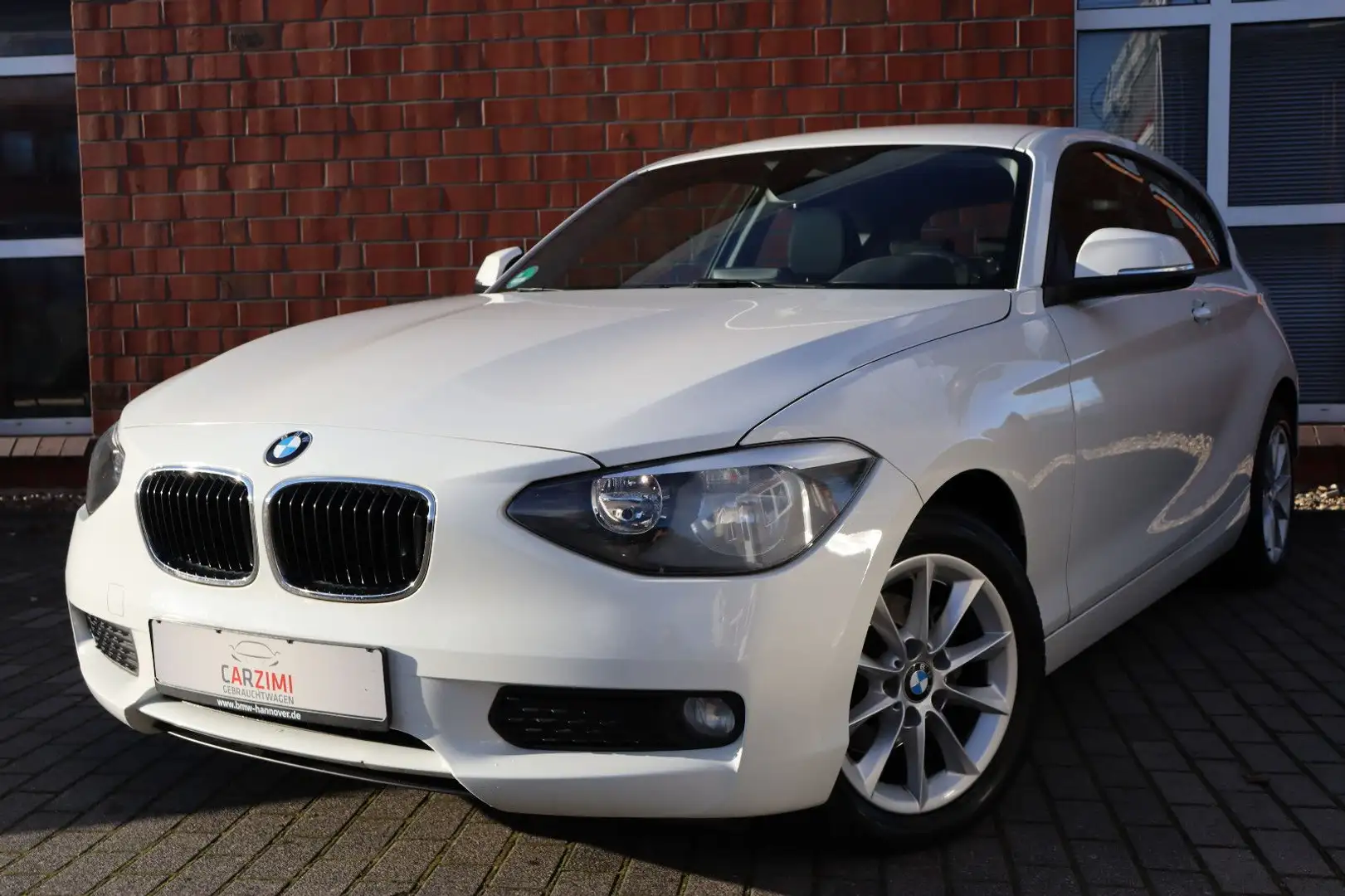 BMW 114 d  Lim. 3-trg. Klima Sitzheizung PDC Weiß - 1