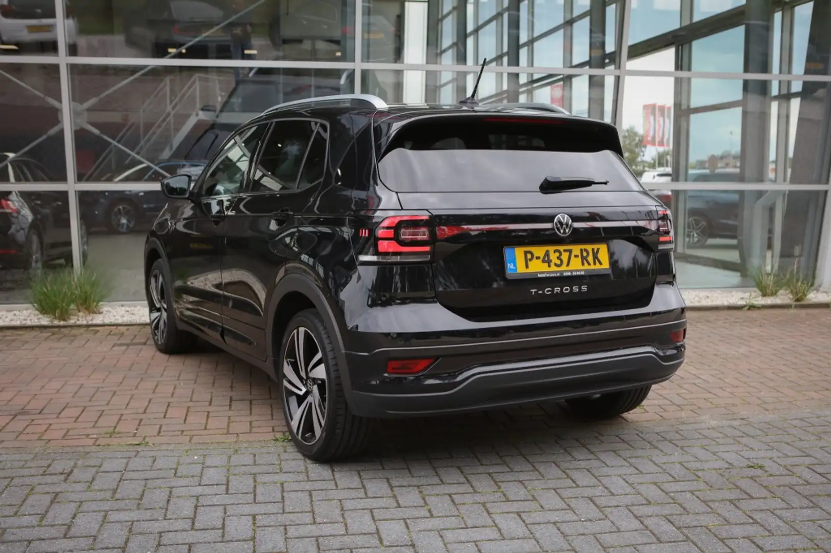 Volkswagen T-Cross 1.0 TSI R-Line Zwart - 2
