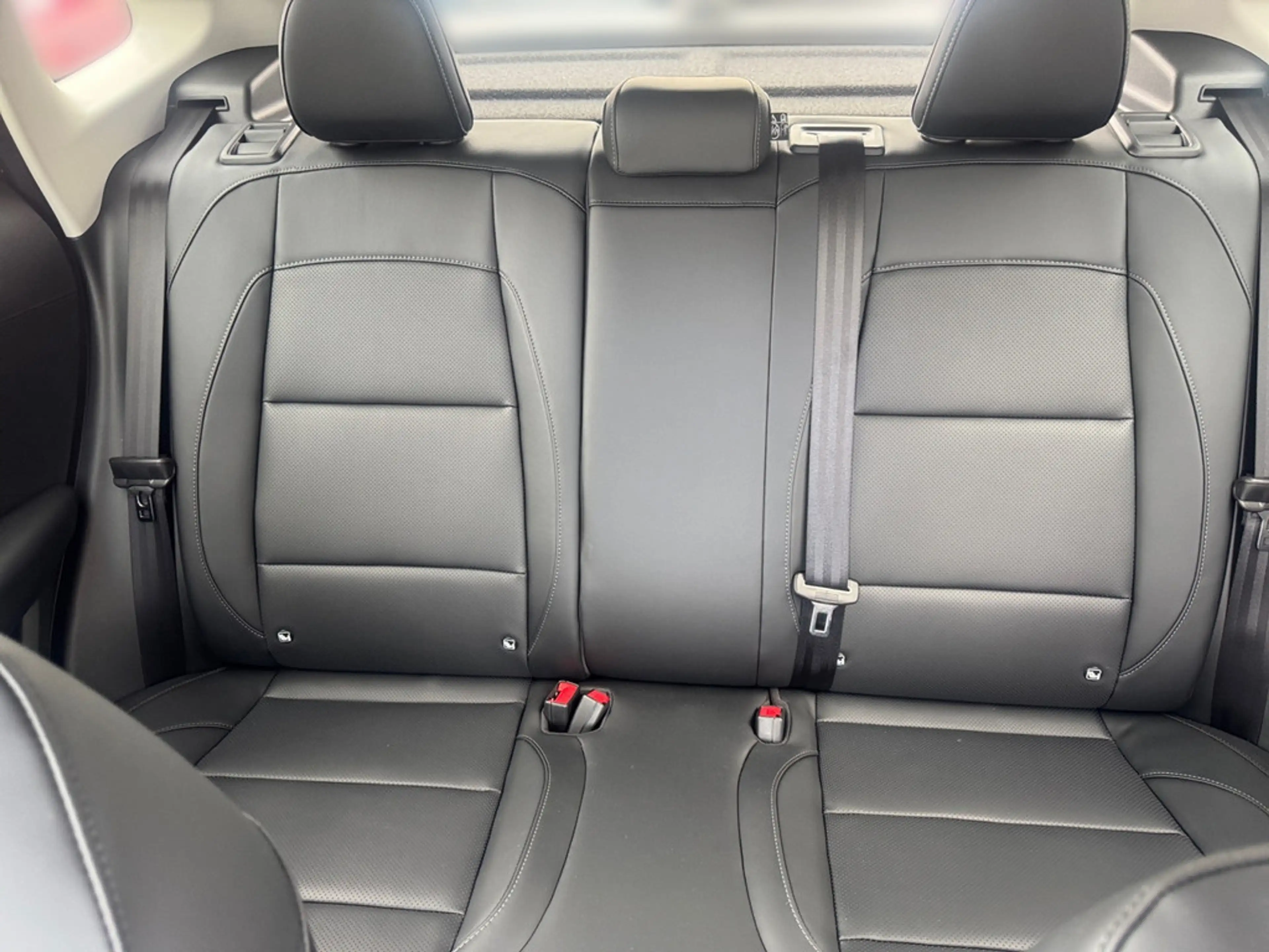 MG ZS 1.5 T 85 kW Comfort KEYLESS PDC SHZ LED — photo 15