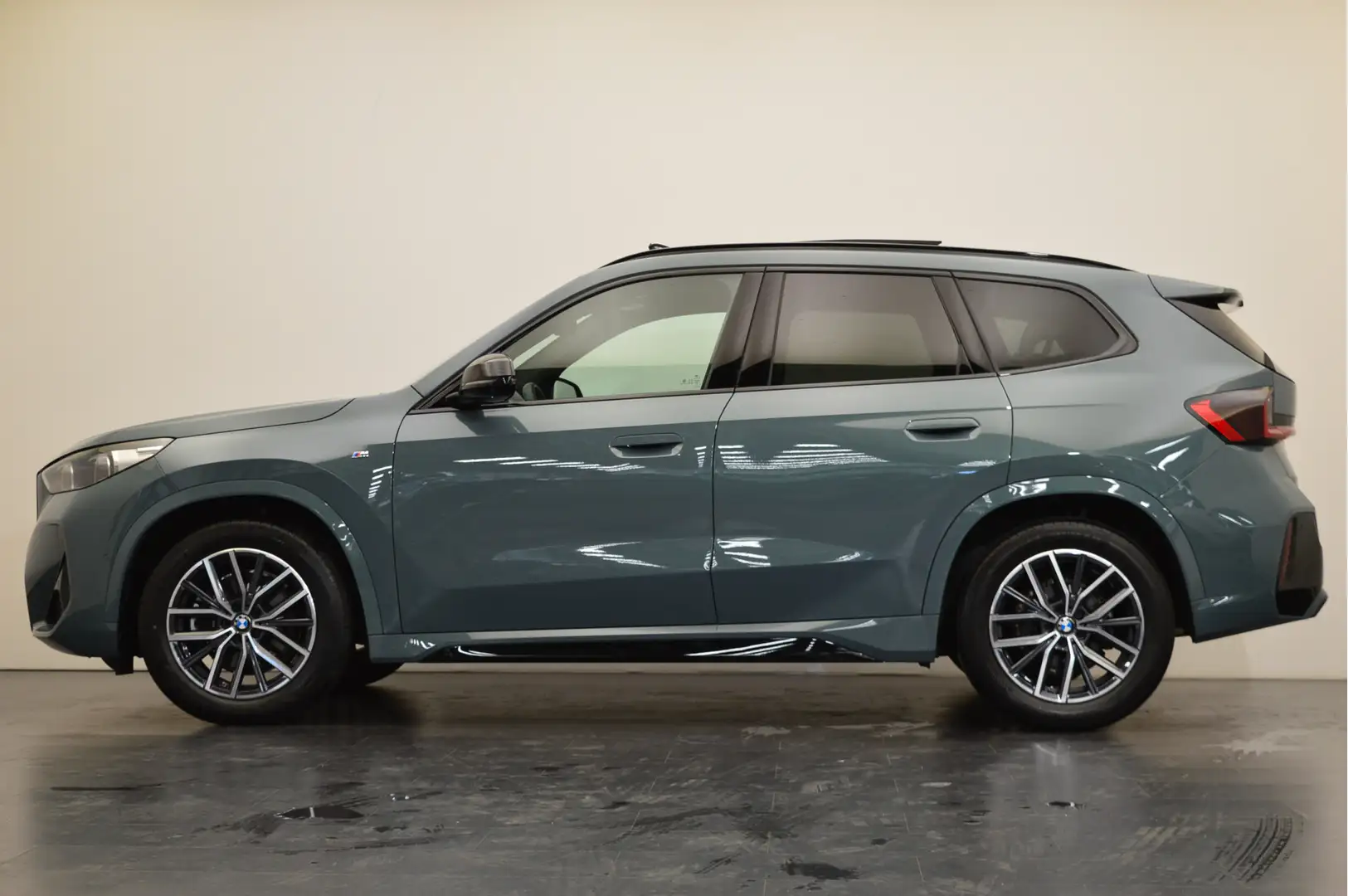 BMW X1 sDrive20i High Executive M Sport Automaat / Panora Verde - 2