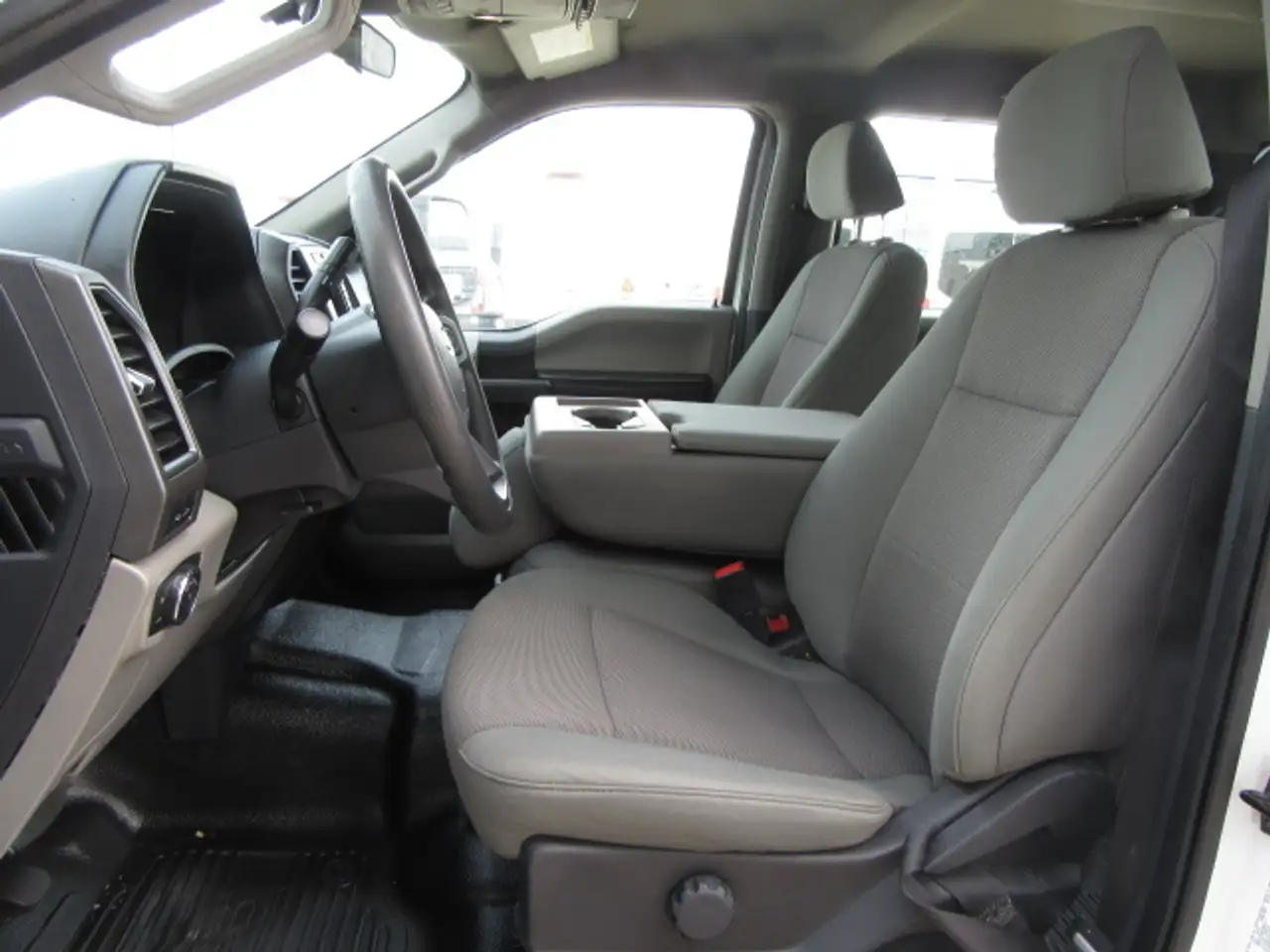 Ford F 550 снимка Ford F 550
