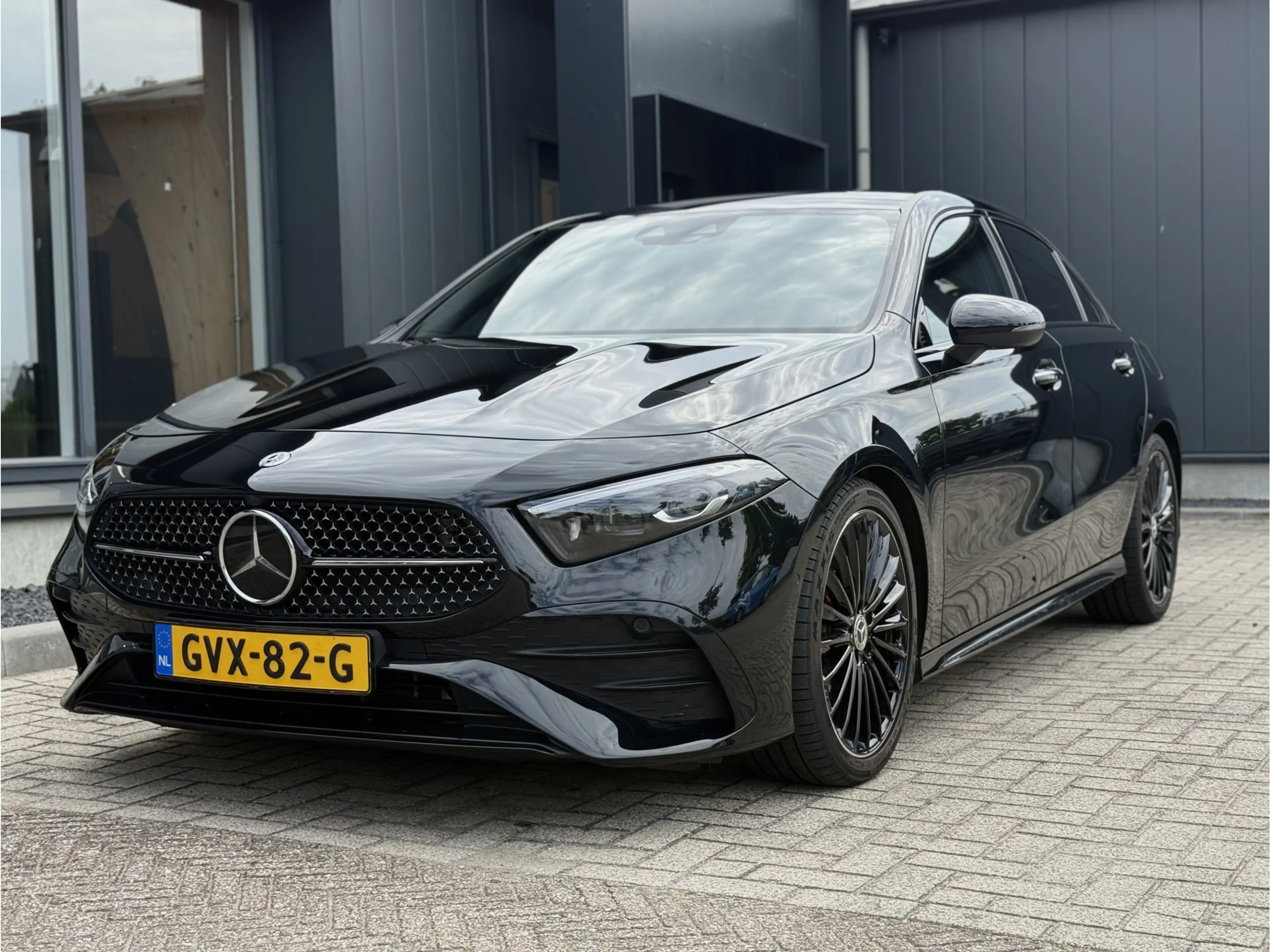 Mercedes-Benz A 200 AMG Line — photo 7
