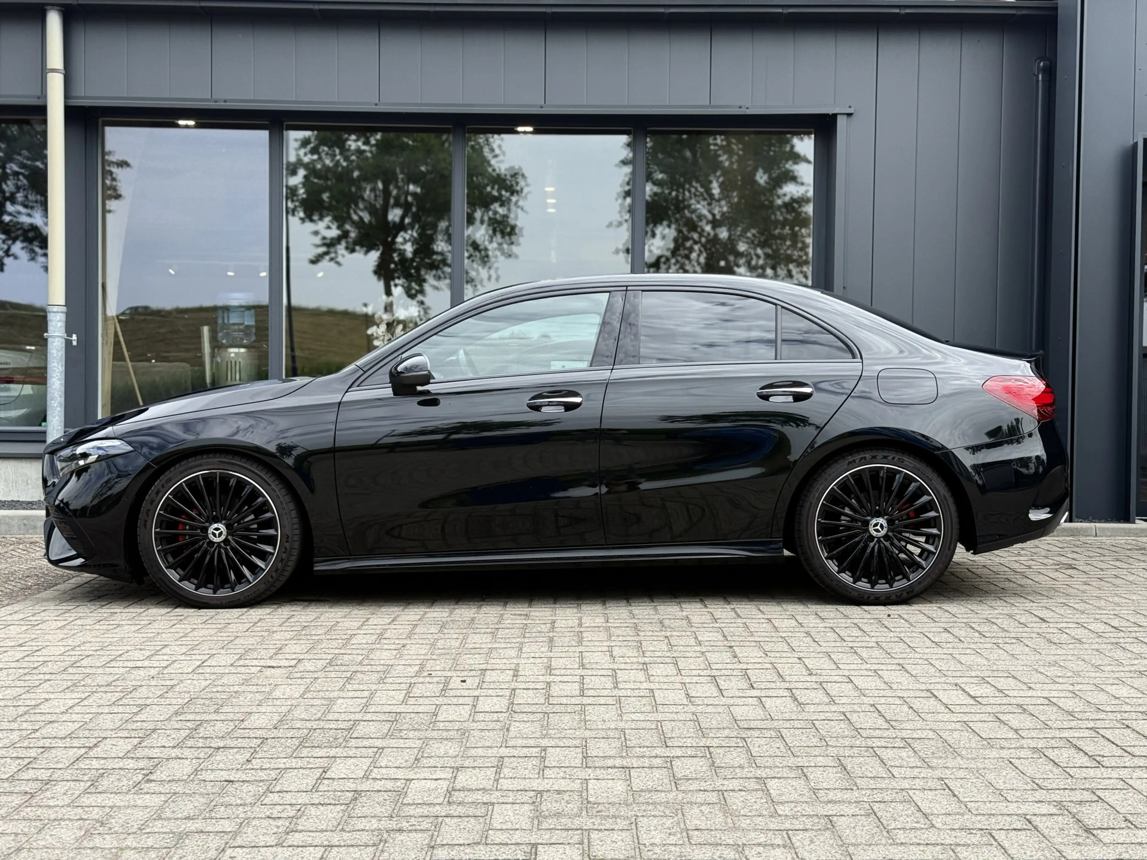 Mercedes-Benz A 200 AMG Line — photo 8