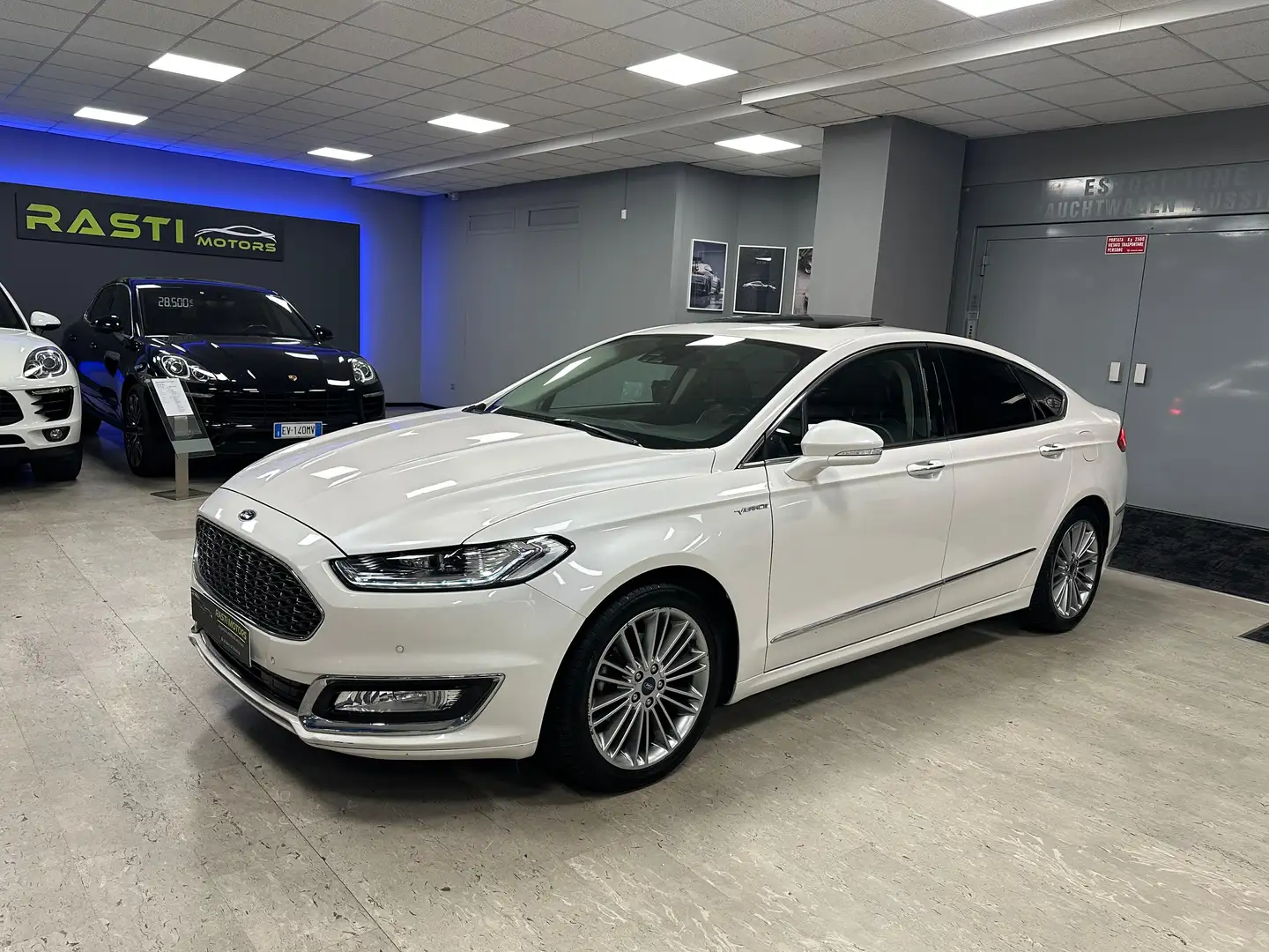 Ford Mondeo Mondeo 4p 2.0 hybrid Vignale ecvt my18.75 Weiß - 1