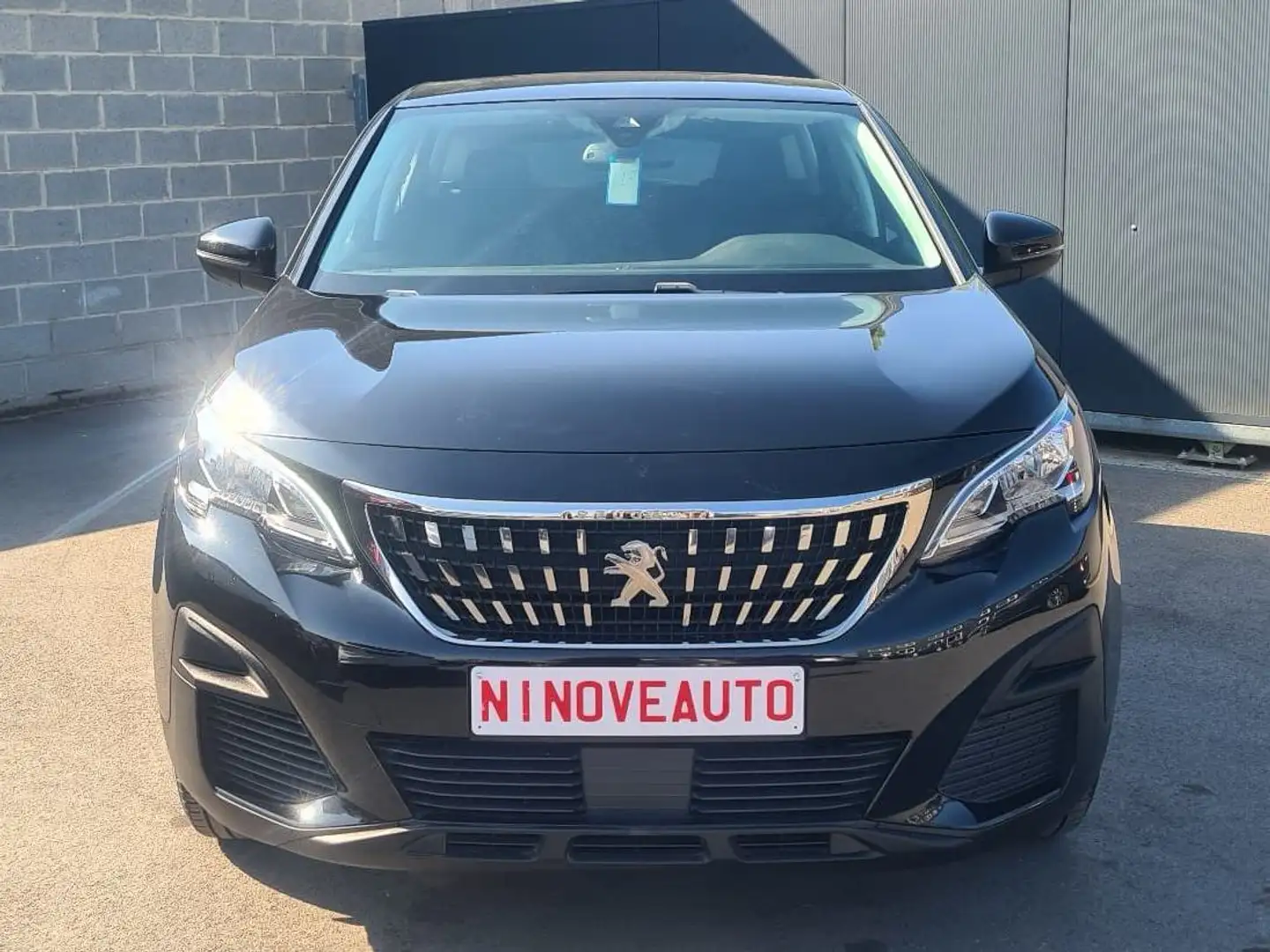 Peugeot 3008 1.2 PureTech Access Zwart - 1