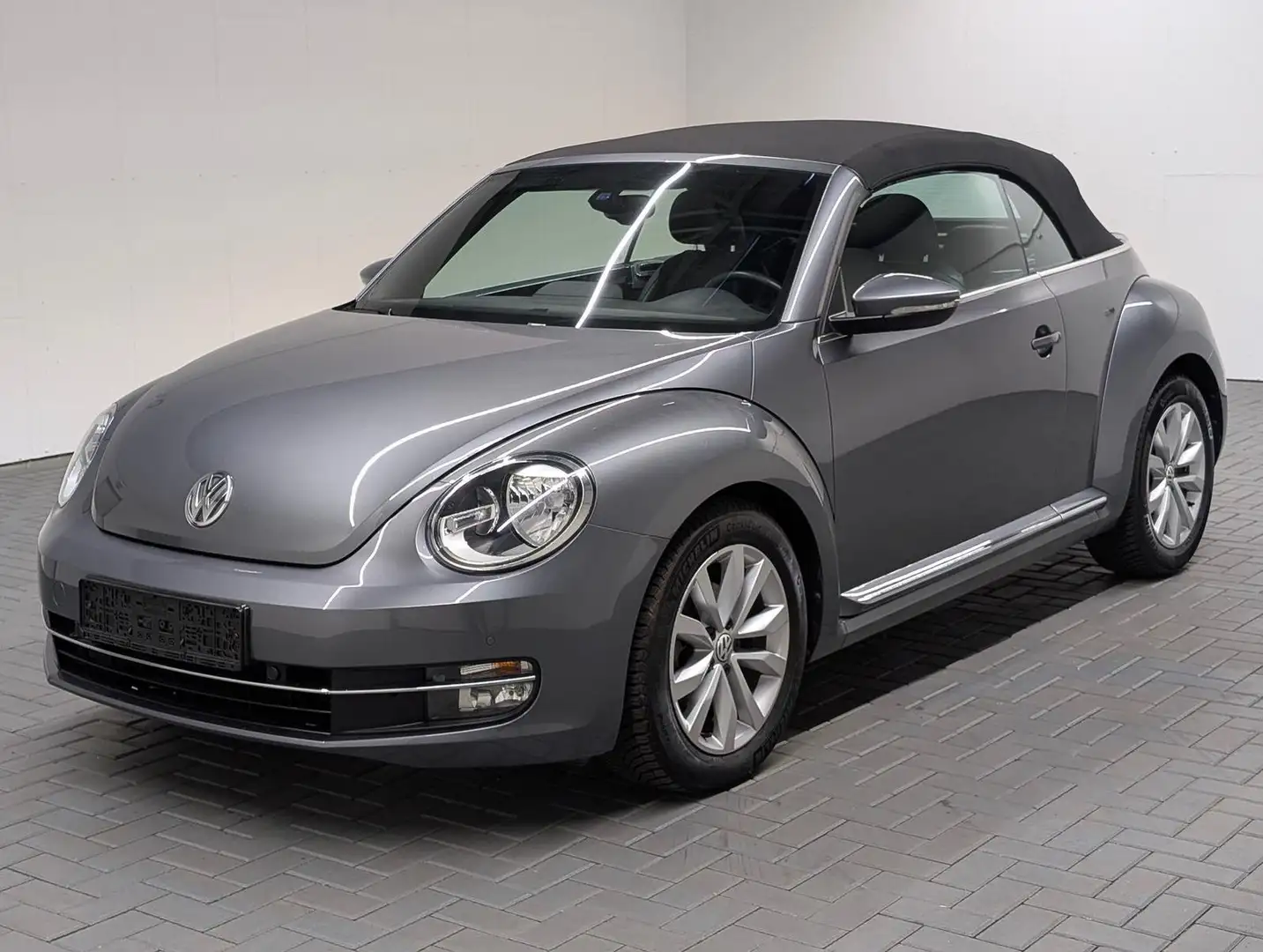 Volkswagen Beetle Cabrio Navi/Leder/SHZ/PDC/Bluetooth Grau - 1