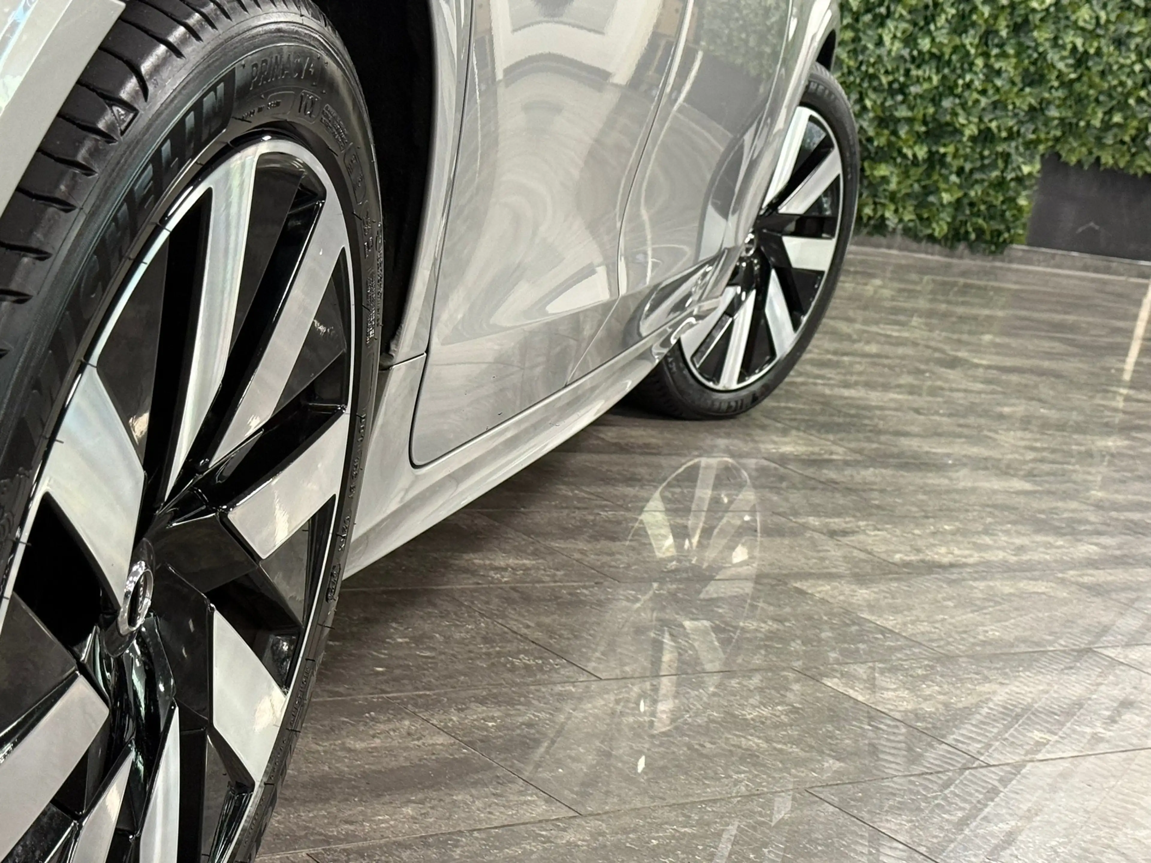 Volvo V90 T6 AWD Recharge Ultra Ultimate Dark | Bowers & Wil — photo 9