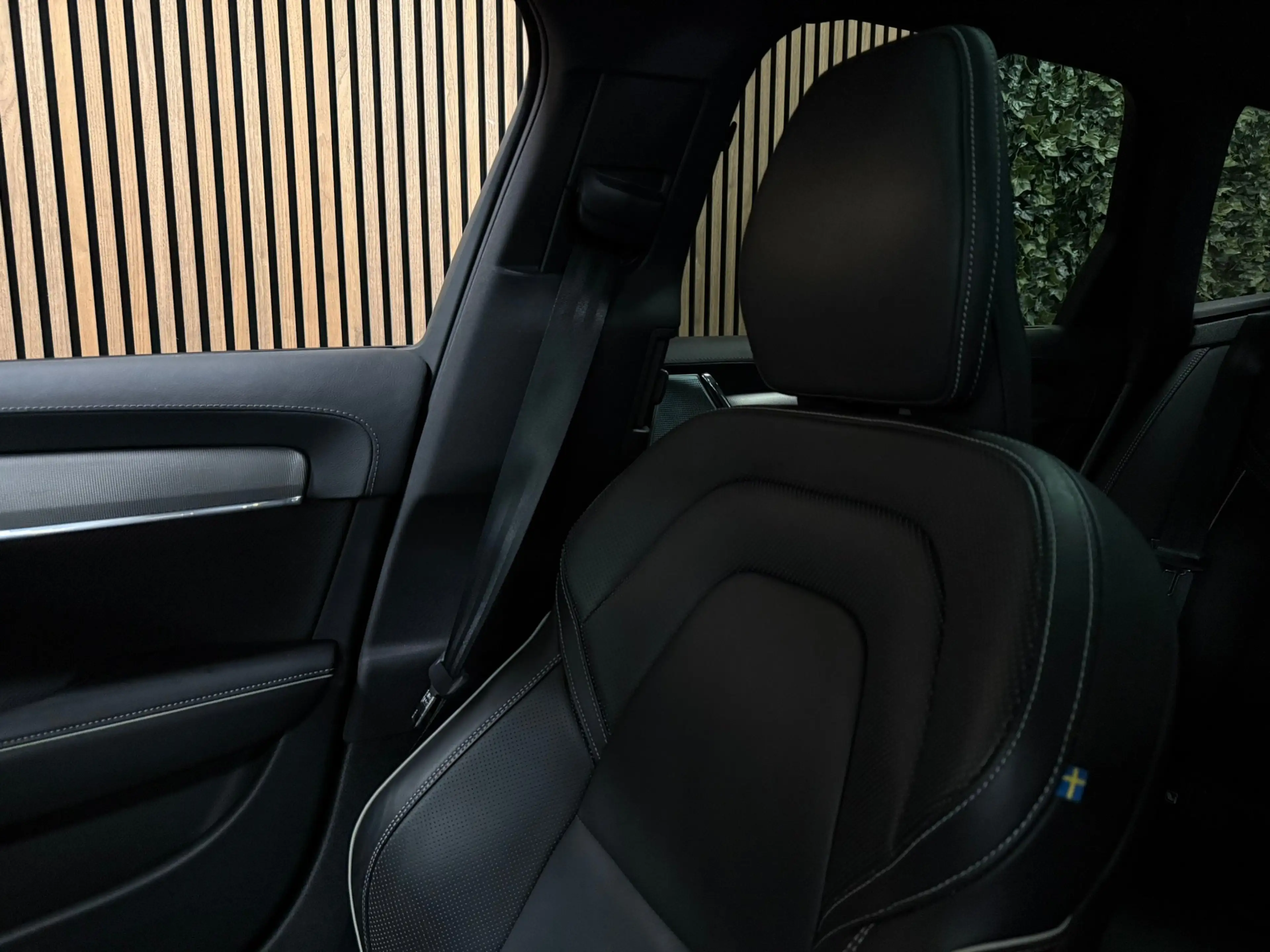 Volvo V90 T6 AWD Recharge Ultra Ultimate Dark | Bowers & Wil — photo 42