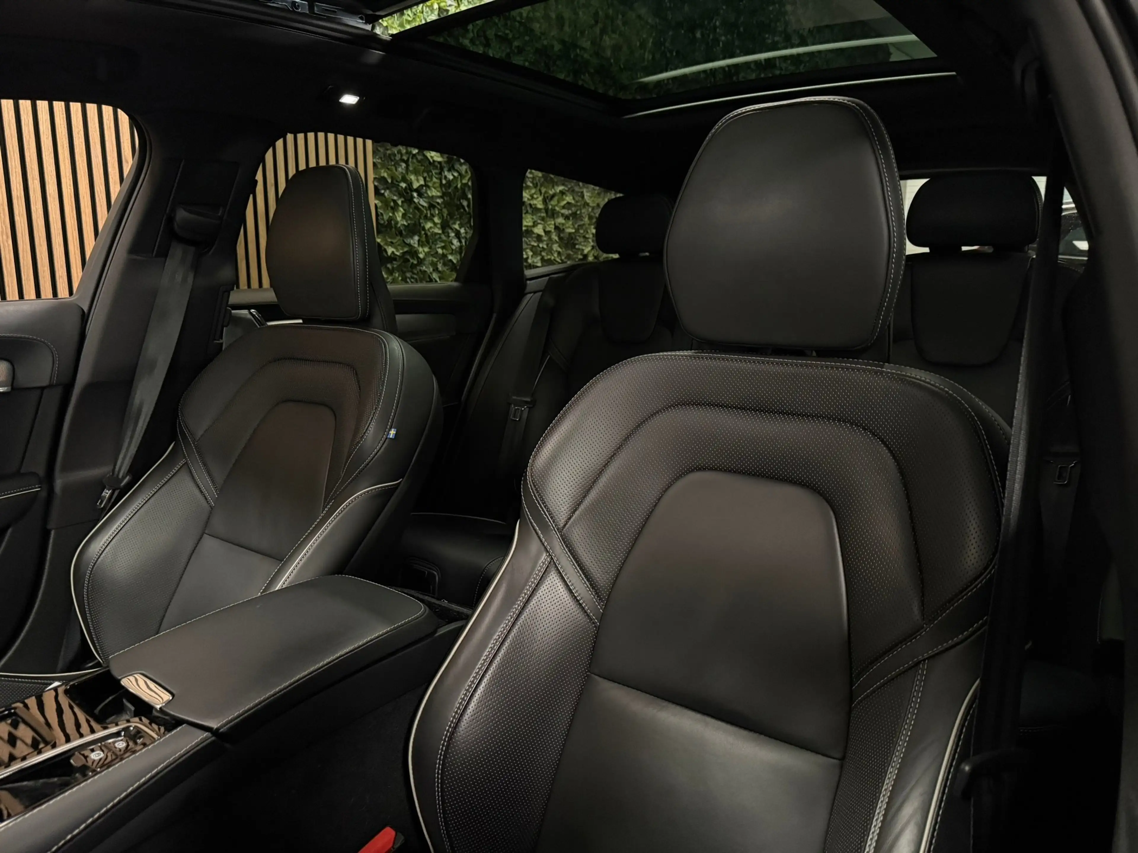 Volvo V90 T6 AWD Recharge Ultra Ultimate Dark | Bowers & Wil — photo 21