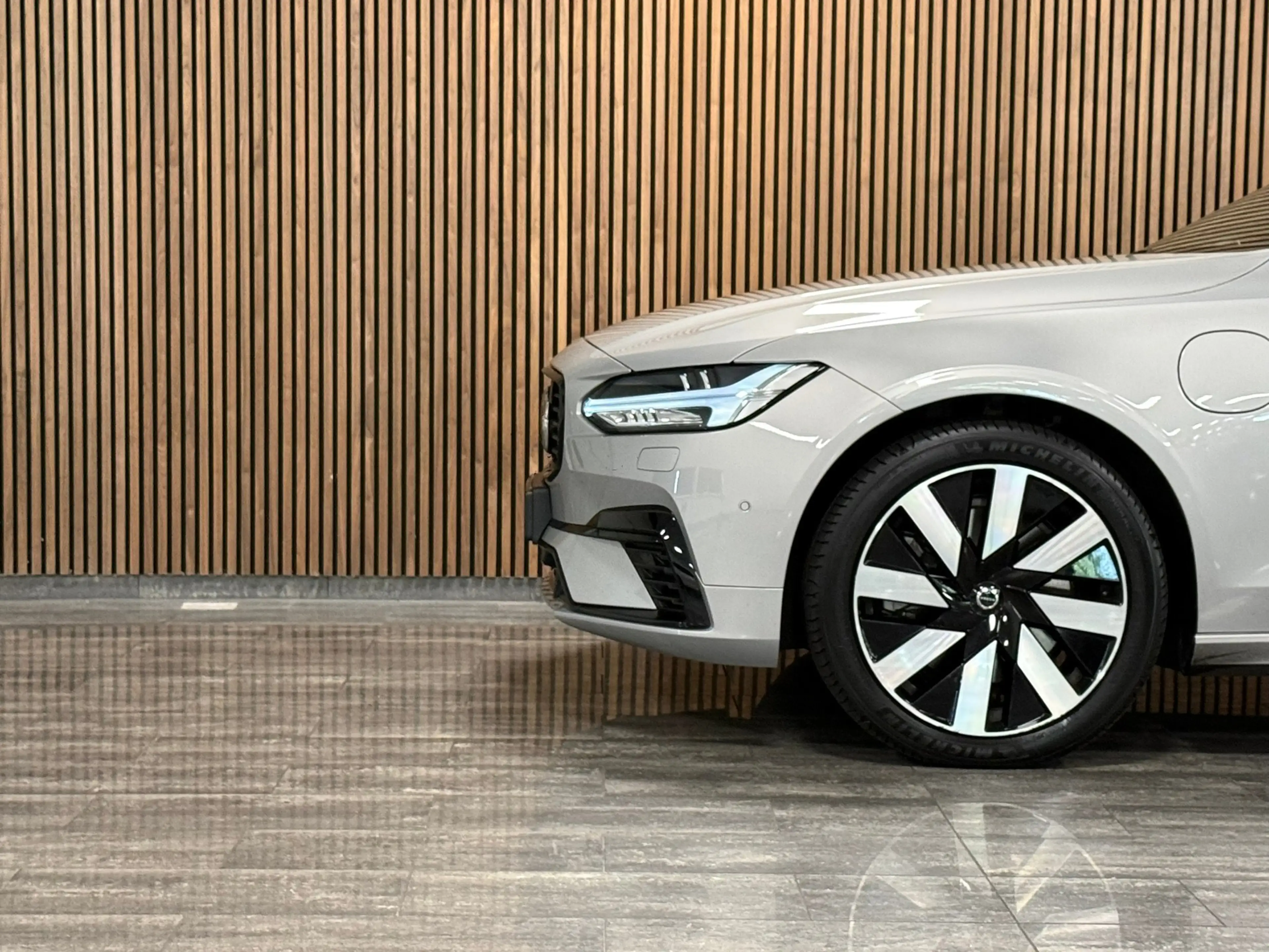 Volvo V90 T6 AWD Recharge Ultra Ultimate Dark | Bowers & Wil — photo 6