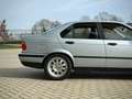 BMW 318 iS | *1 Own | *1st paint | *55k km | NL auto | NAP Silber - thumbnail 19