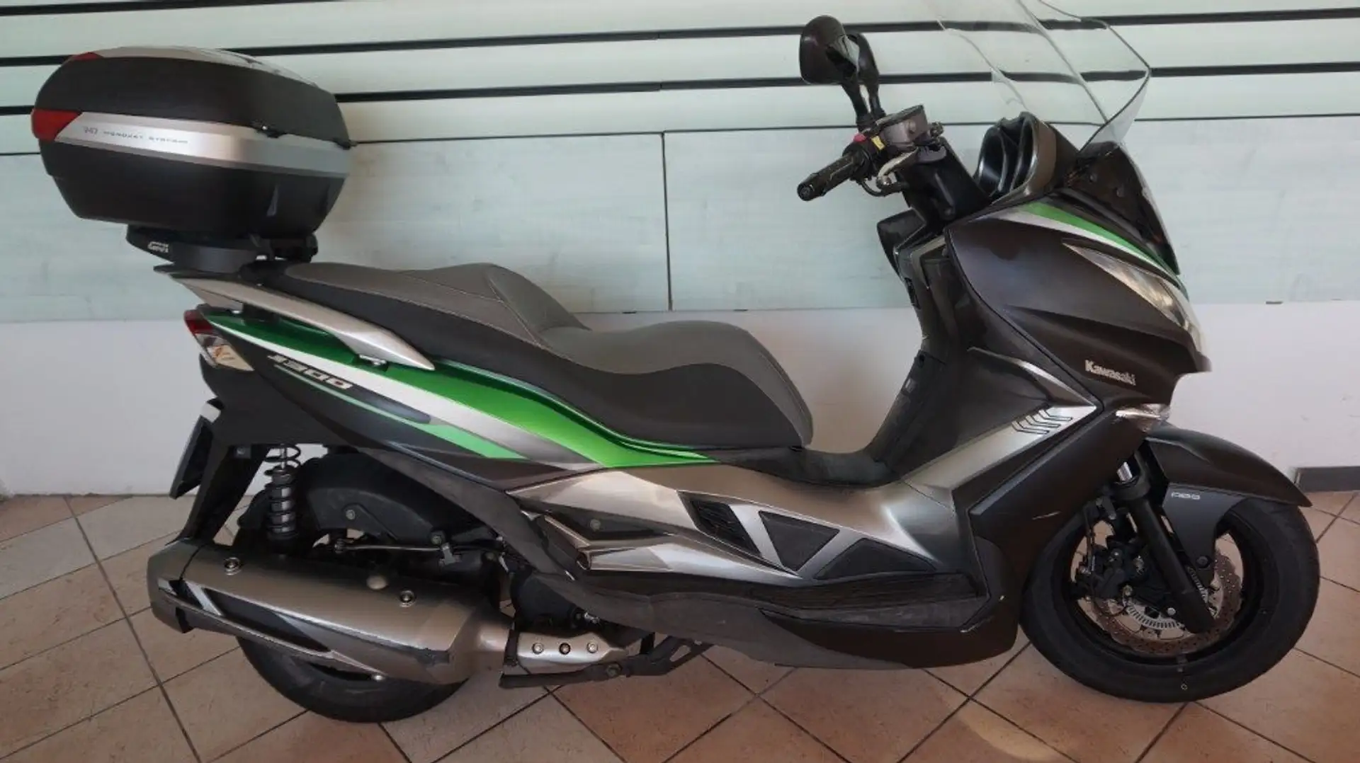 Kawasaki J 300 4T Grau - 1