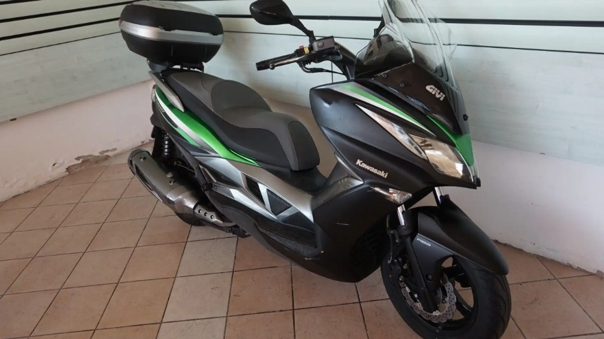 Kawasaki J 300 4T Grau - 2