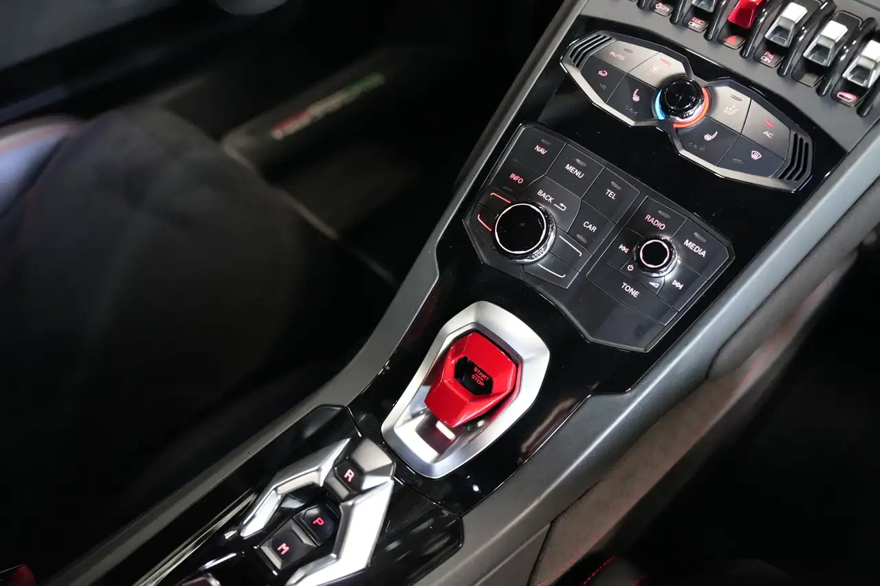 Lamborghini Huracán снимка Lamborghini Huracán