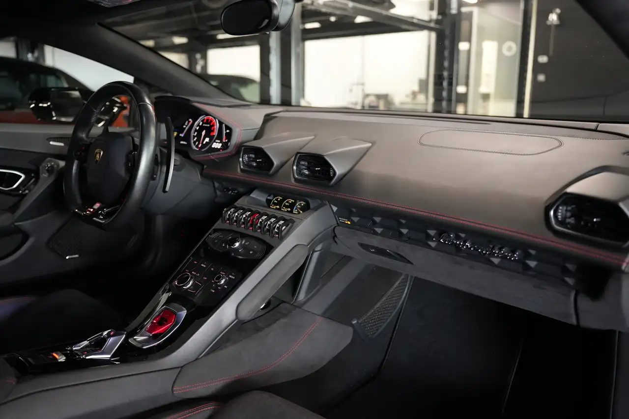 Lamborghini Huracán снимка Lamborghini Huracán