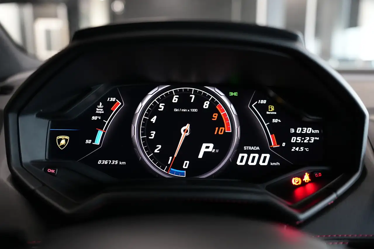 Lamborghini Huracán снимка Lamborghini Huracán