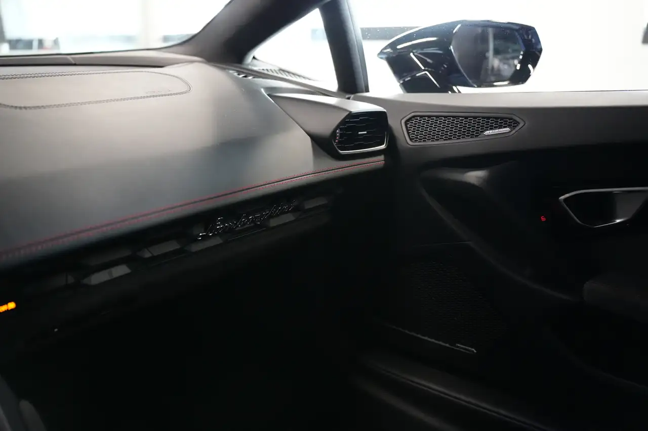 Lamborghini Huracán снимка Lamborghini Huracán