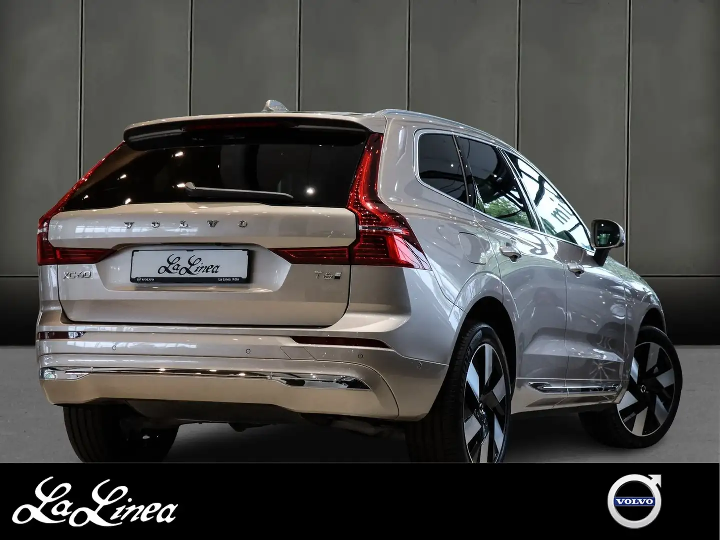 Volvo XC60 T6 Recharge AWD Ultra Bright NP: 86.270,-//AHK/... Silber - 2