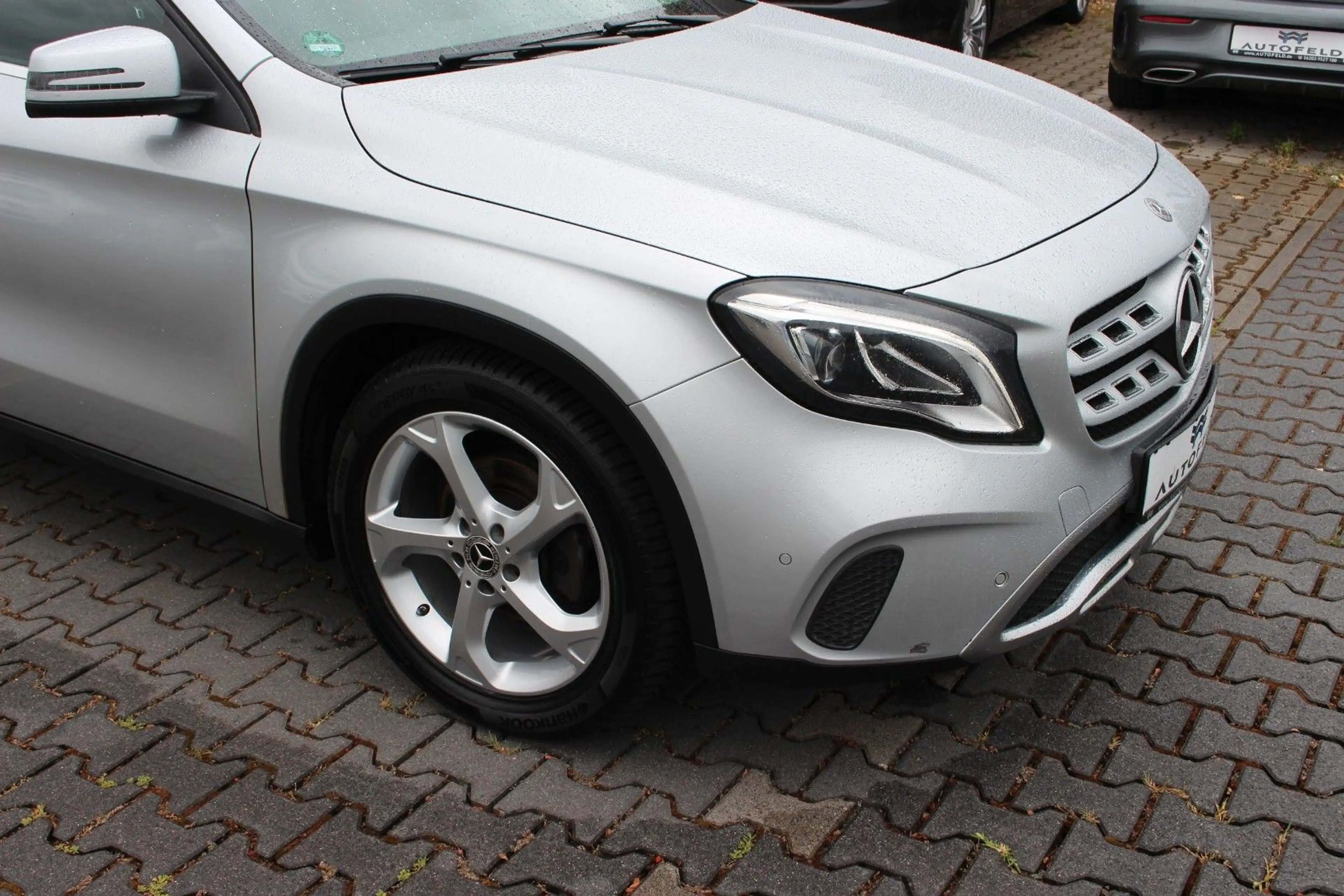 Mercedes-Benz GLA 180 /SHEFT/KLIMA/PDC/NAVI/LED/BT/AHK/SHZ/ — photo 9