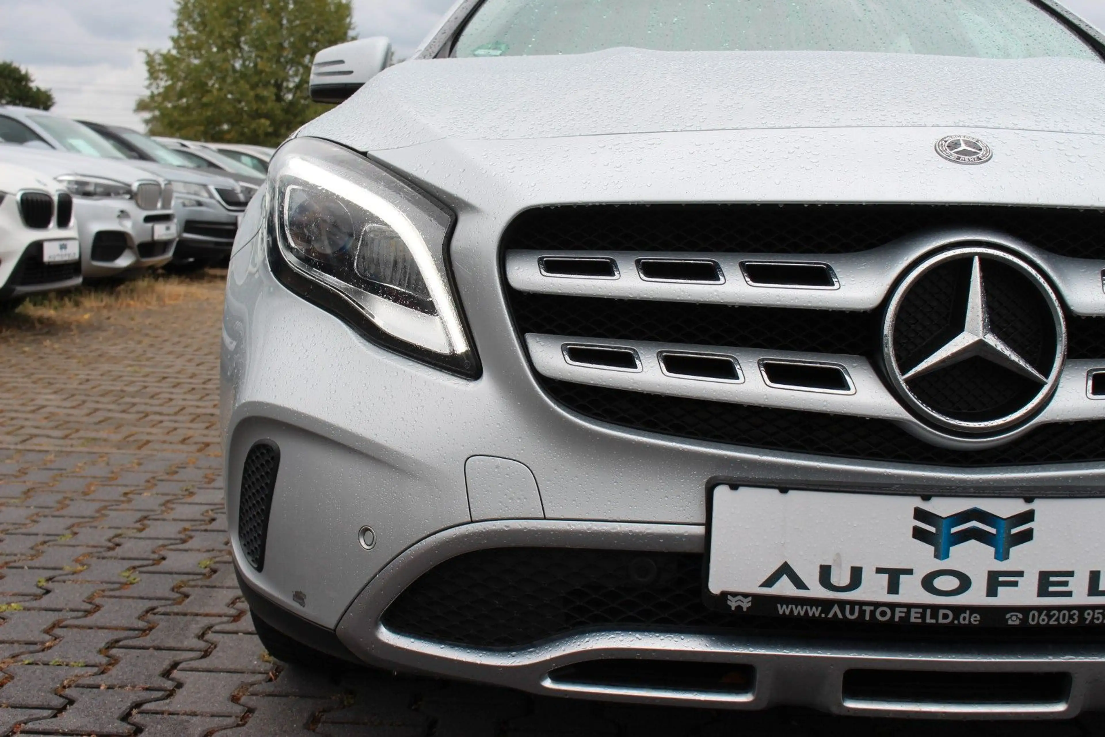 Mercedes-Benz GLA 180 /SHEFT/KLIMA/PDC/NAVI/LED/BT/AHK/SHZ/ — photo 10