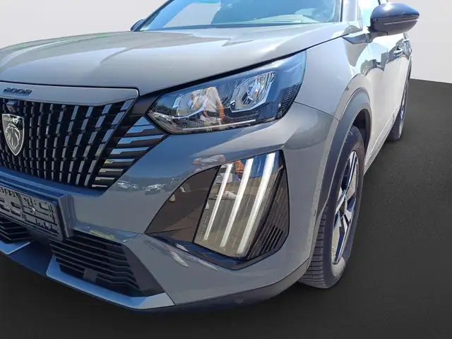 Peugeot 2008 view 9