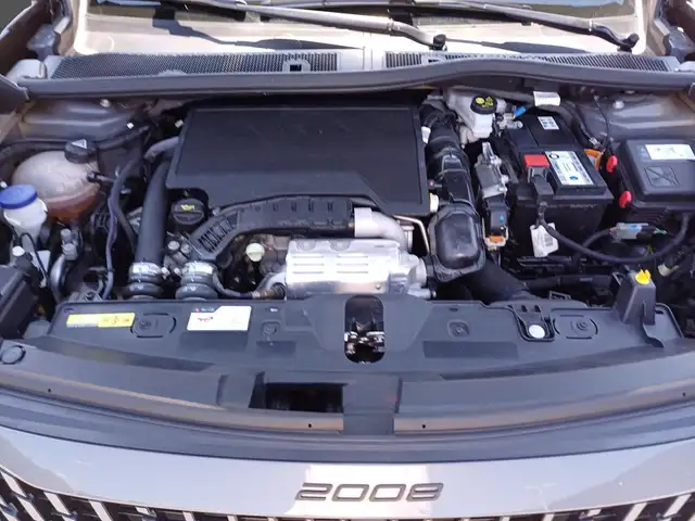 Peugeot 2008 view 5