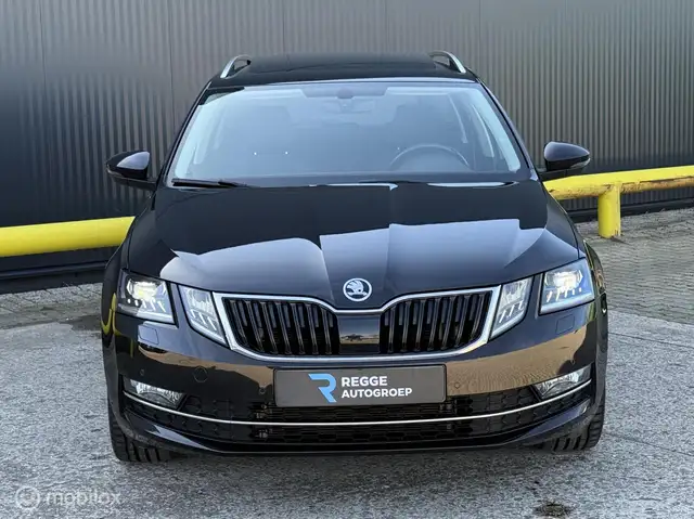 Skoda Octavia view 5