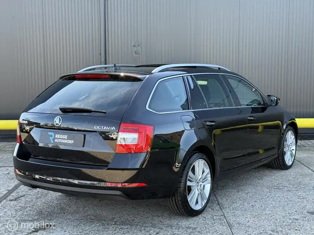 Skoda Octavia view 3