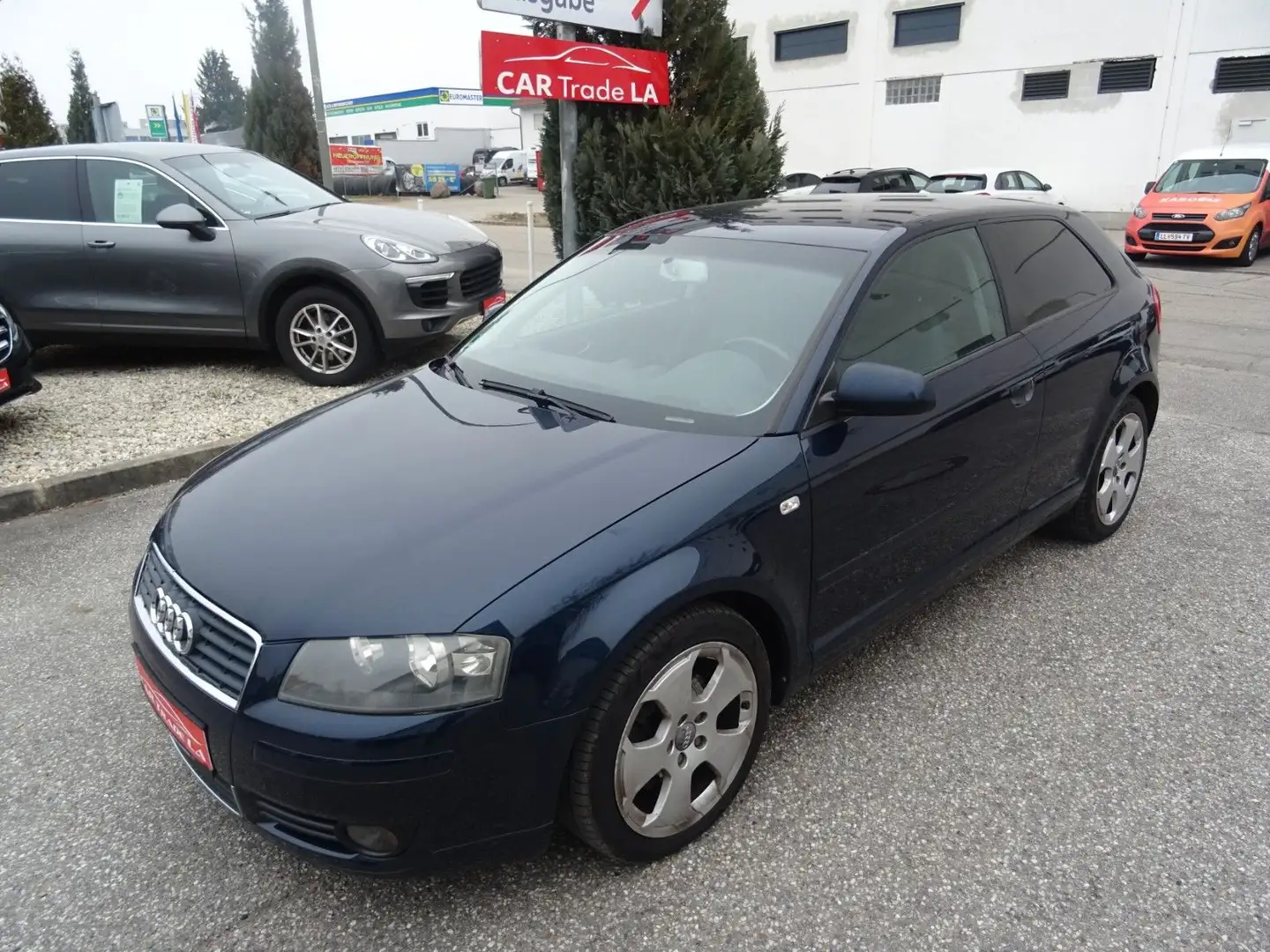 Audi A3 1.6 FSI Ambiente Schwarz - 2