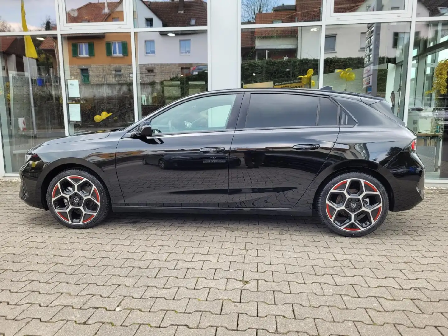 Opel Astra GS Line Schwarz - 1