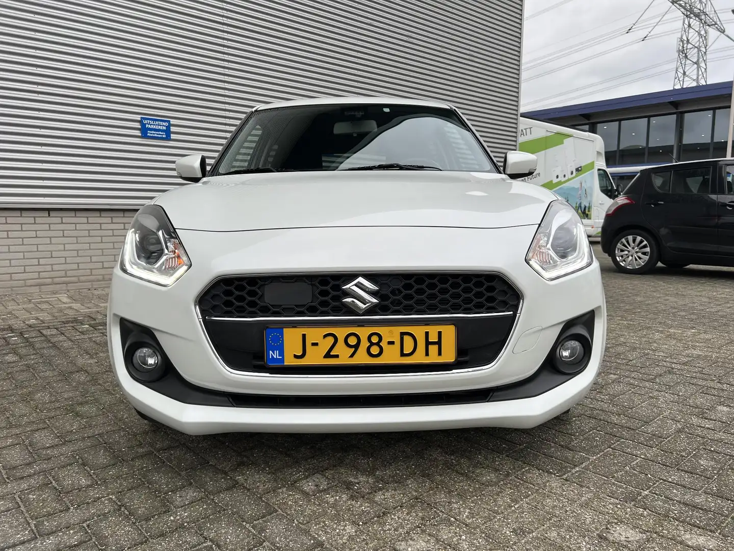 Suzuki Swift 1.2 Stijl Smart Hybrid | Trekhaak | Climate Contro Weiß - 2