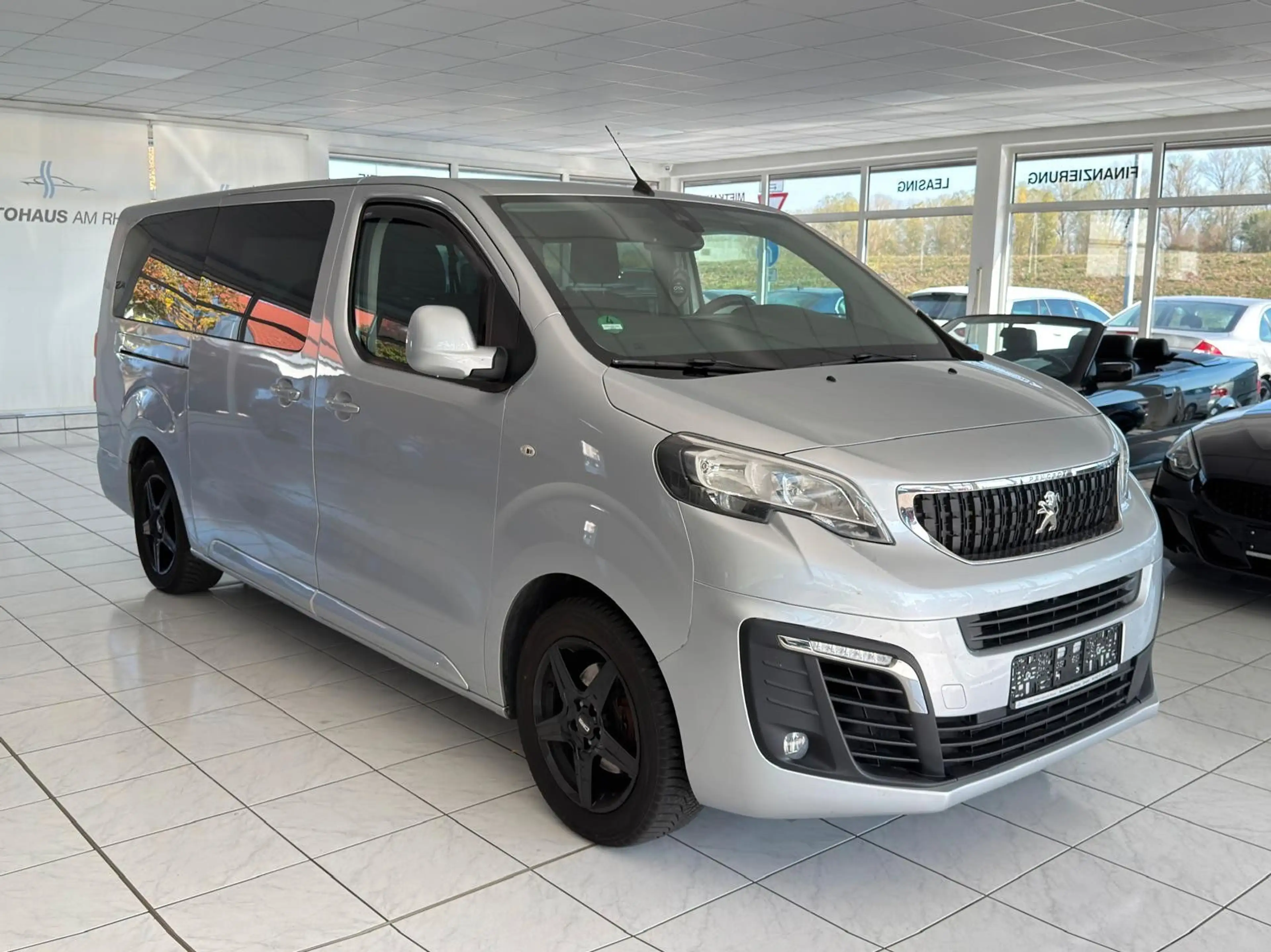 Peugeot Traveller BlueHDi+9-Sitzer+Navi+Tempomat+TOP!