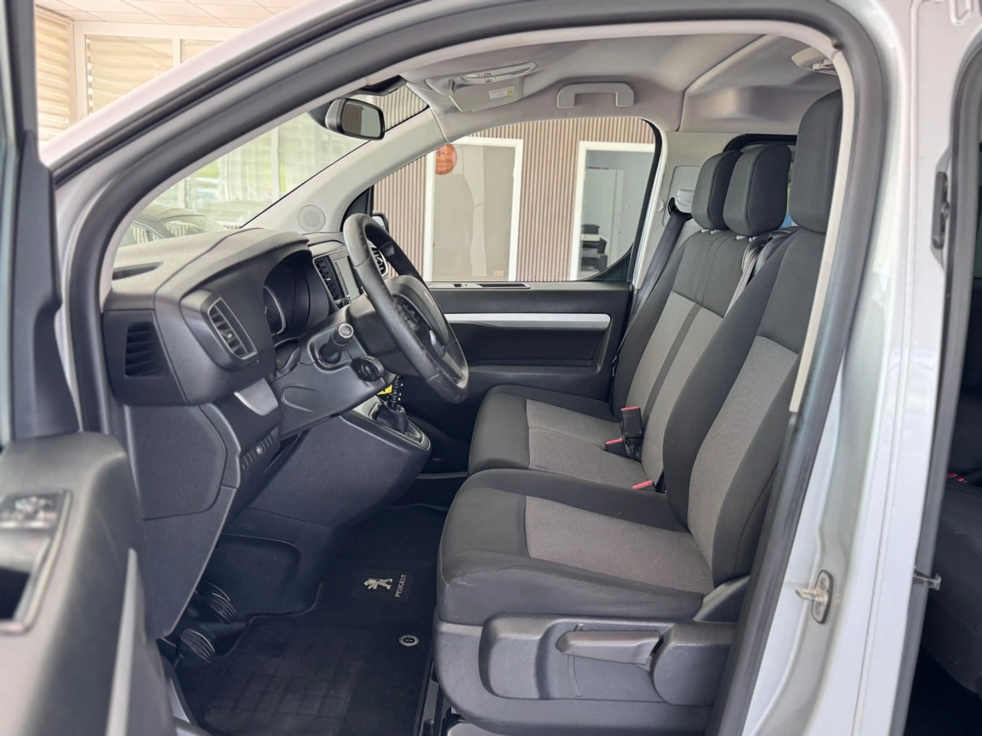 Peugeot Traveller BlueHDi+9-Sitzer+Navi+Tempomat+TOP! — photo 6