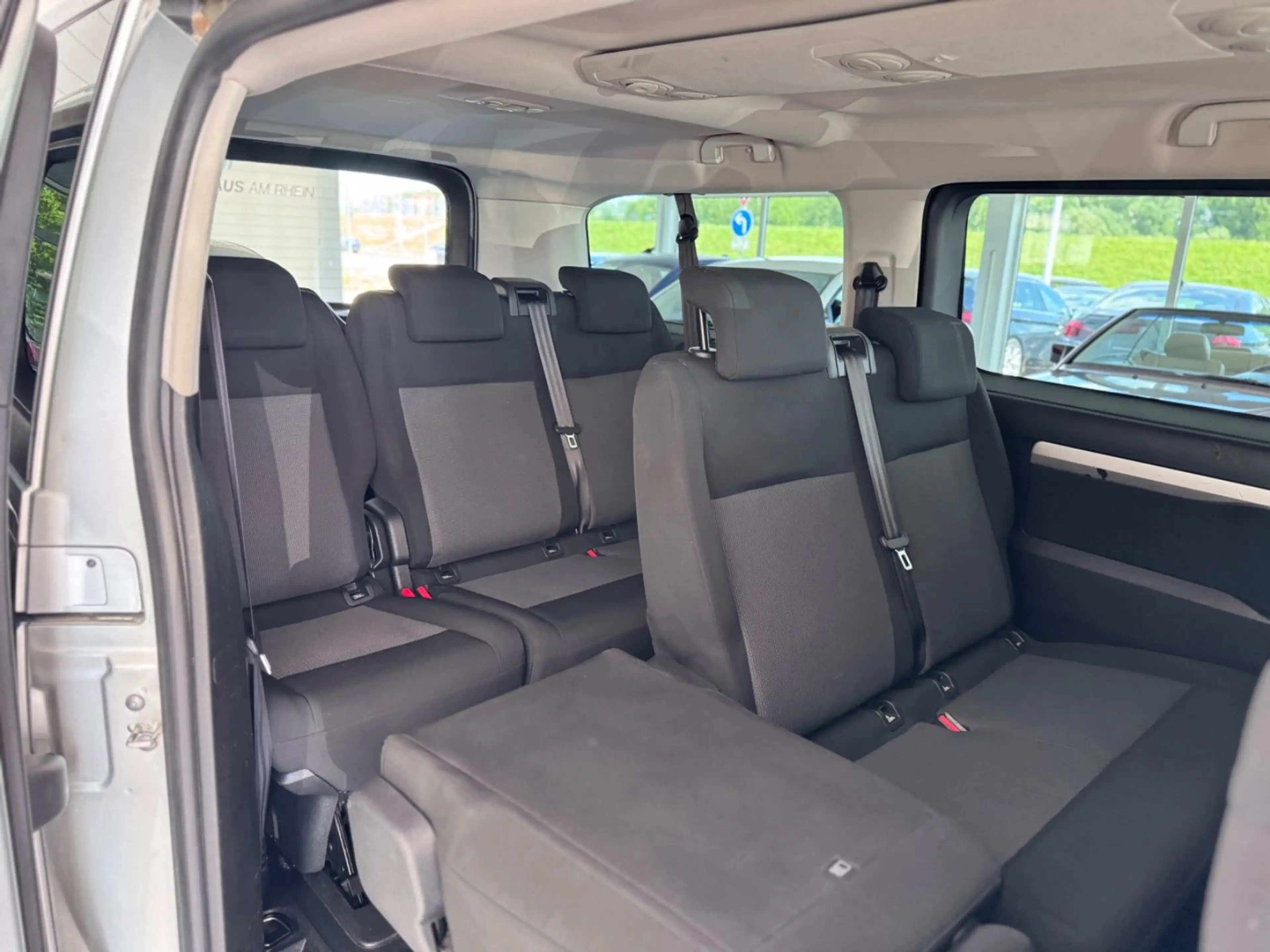 Peugeot Traveller BlueHDi+9-Sitzer+Navi+Tempomat+TOP! — photo 13