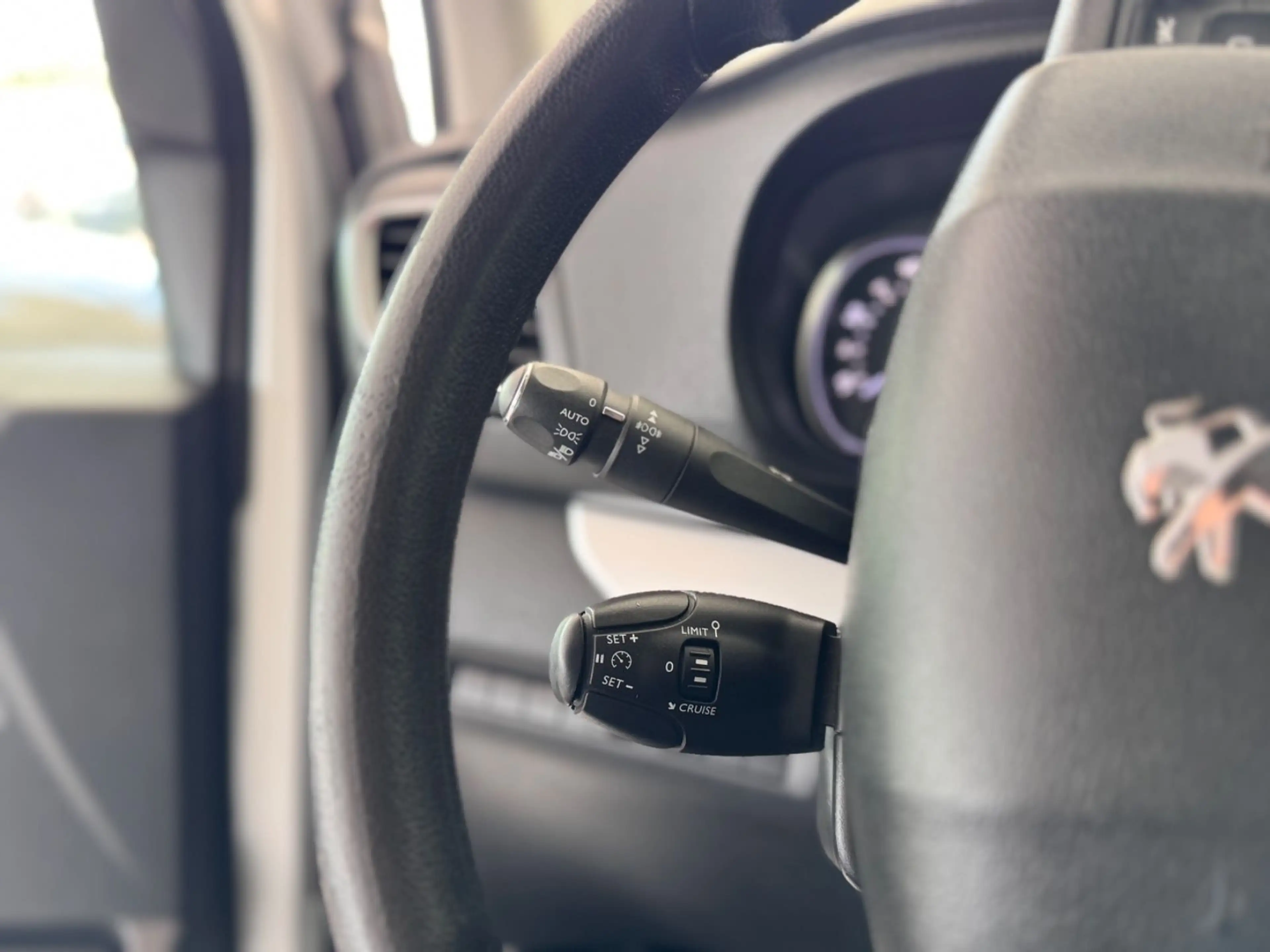 Peugeot Traveller BlueHDi+9-Sitzer+Navi+Tempomat+TOP! — photo 15