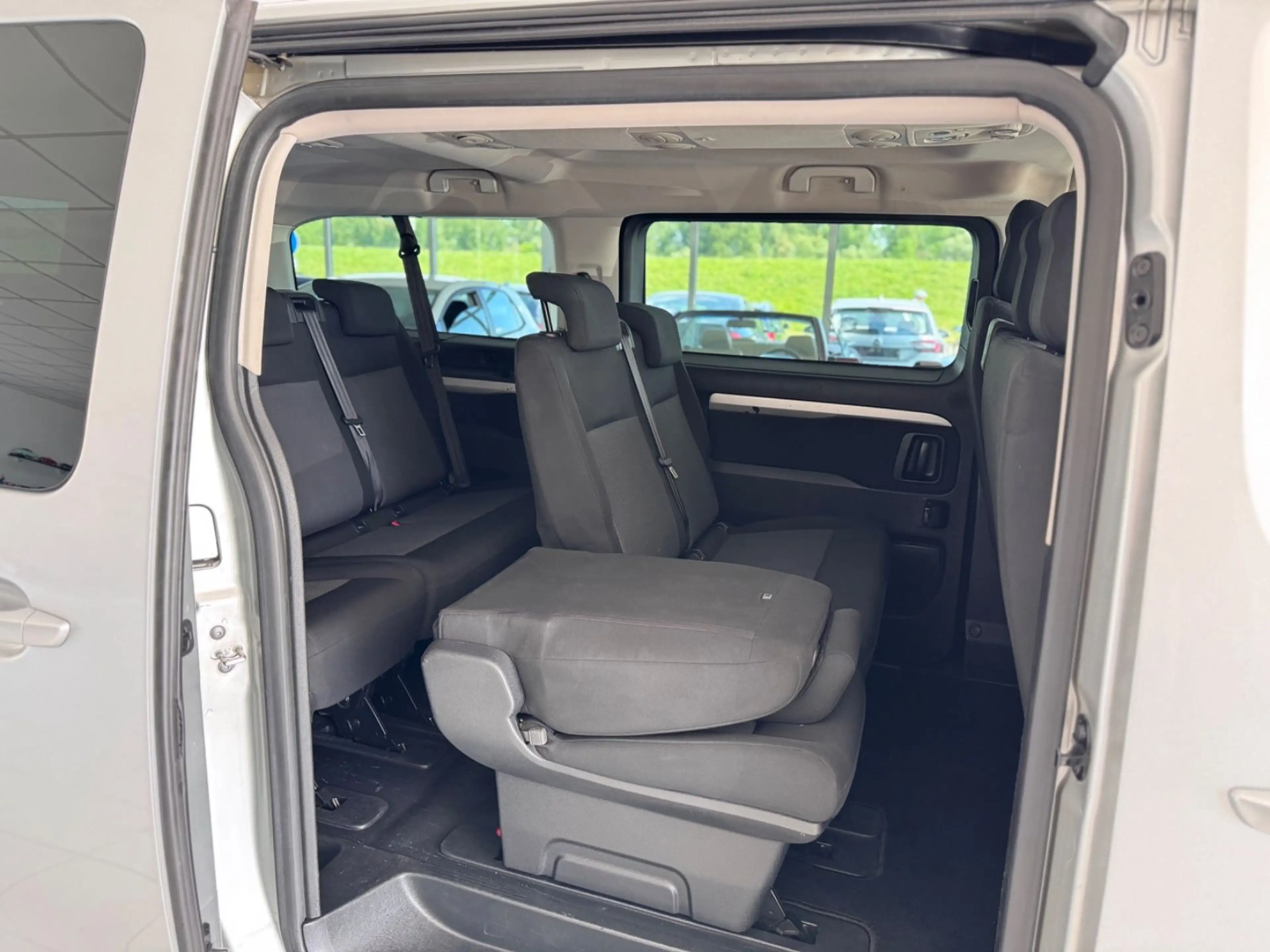 Peugeot Traveller BlueHDi+9-Sitzer+Navi+Tempomat+TOP! — photo 12