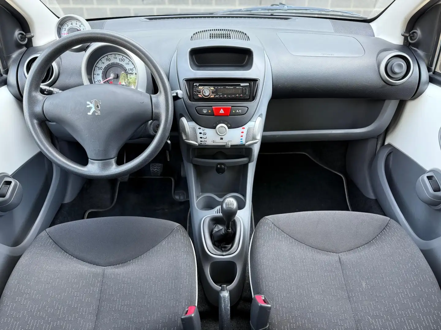 Peugeot 107 1.0-12V Millesim 200 | Airco |5 Deurs|NAP| Wit - 2