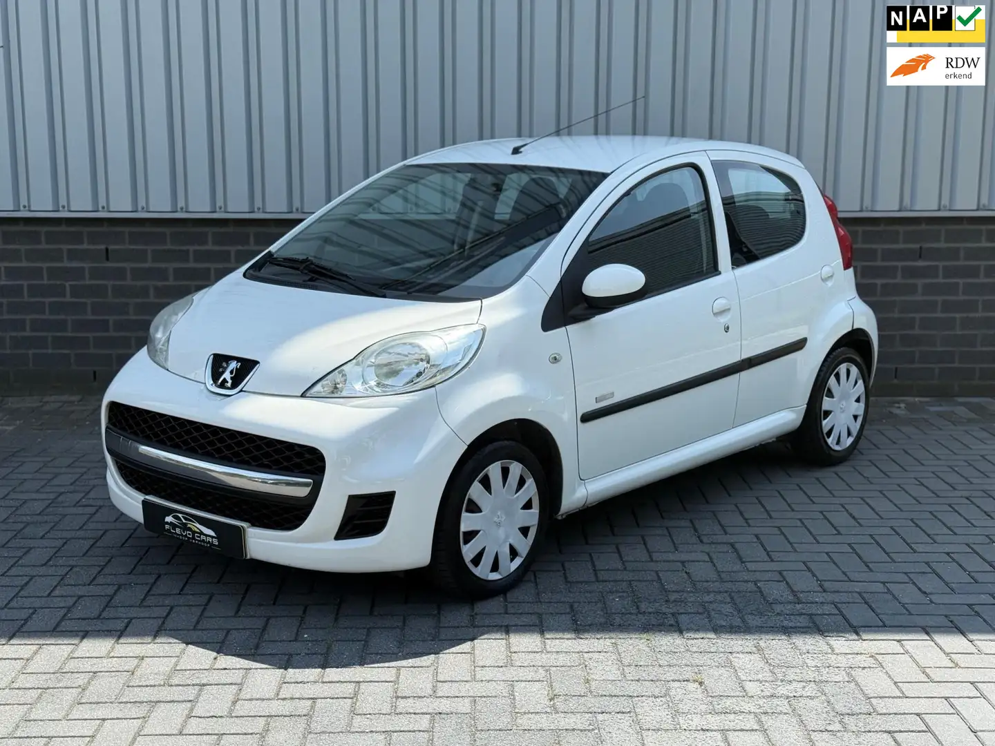 Peugeot 107 1.0-12V Millesim 200 | Airco |5 Deurs|NAP| Wit - 1
