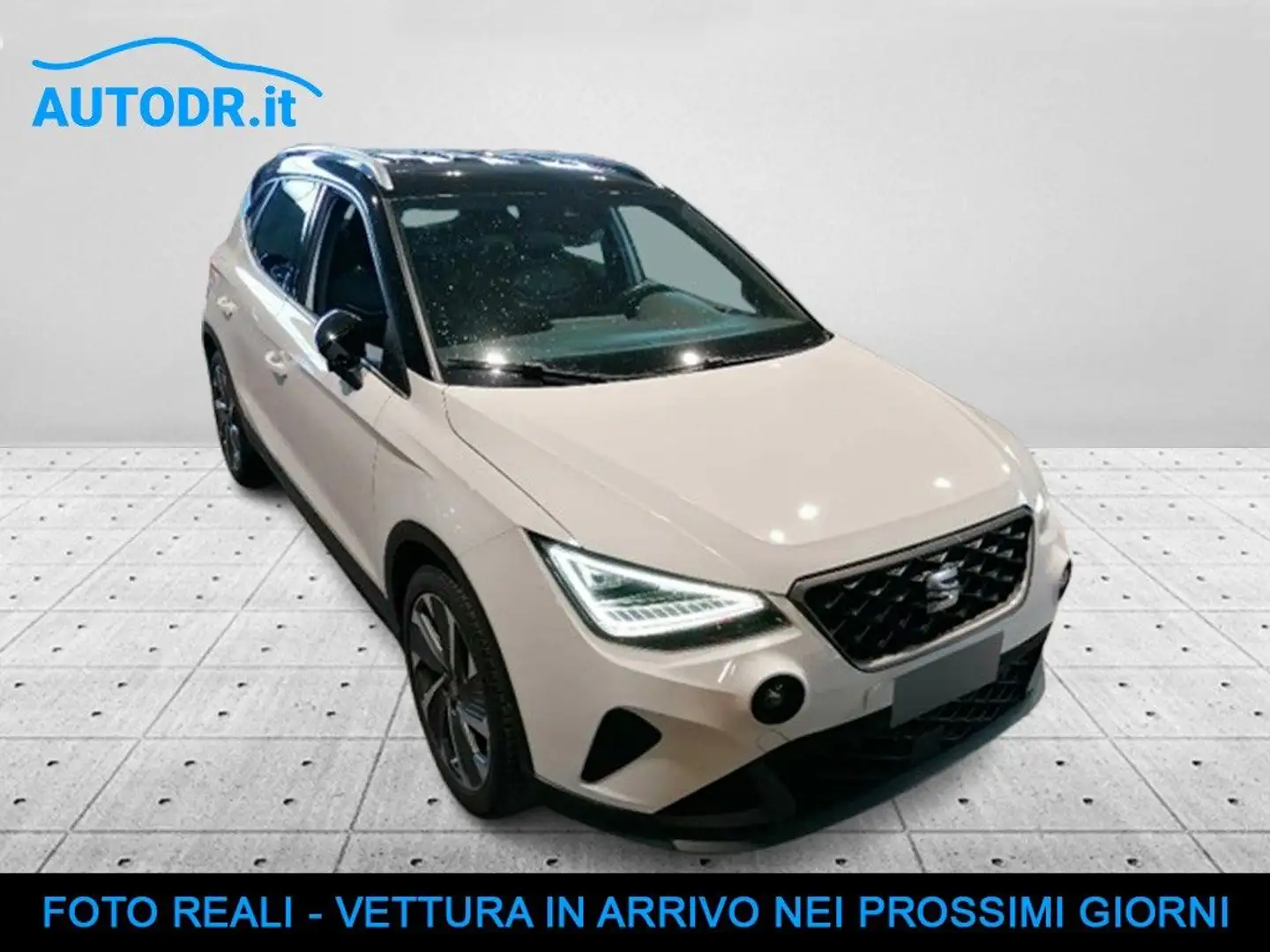 SEAT Arona 1.0 TGI FR LED, Navi, Retrocamera, Cerchi 18, ACC Bianco - 2