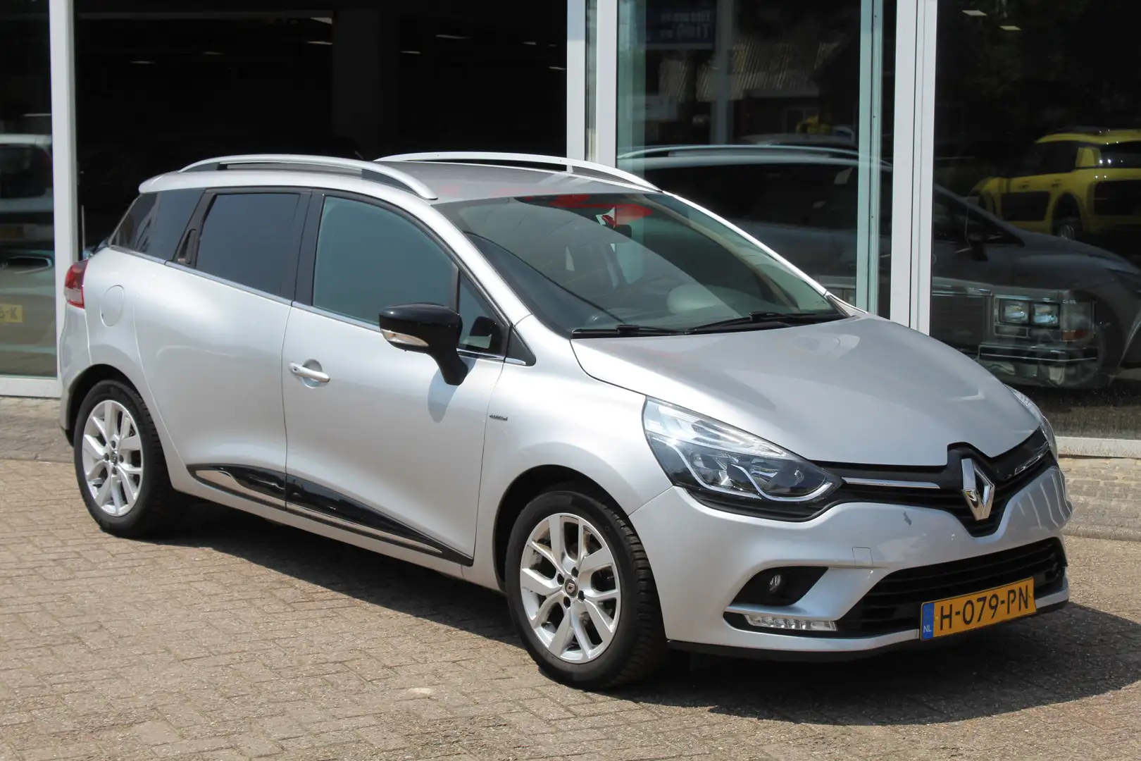 Renault Clio Estate 0.9 TCe Limited Gris - 2