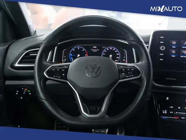 Volkswagen T-Roc view 12