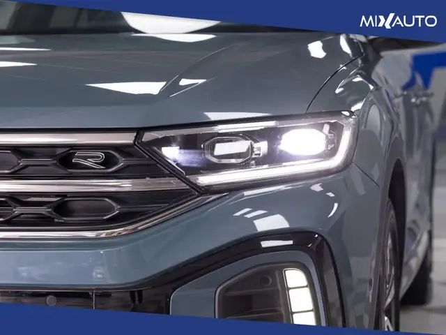 Volkswagen T-Roc view 10