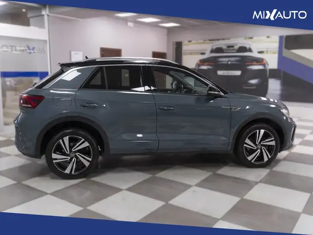 Volkswagen T-Roc view 6
